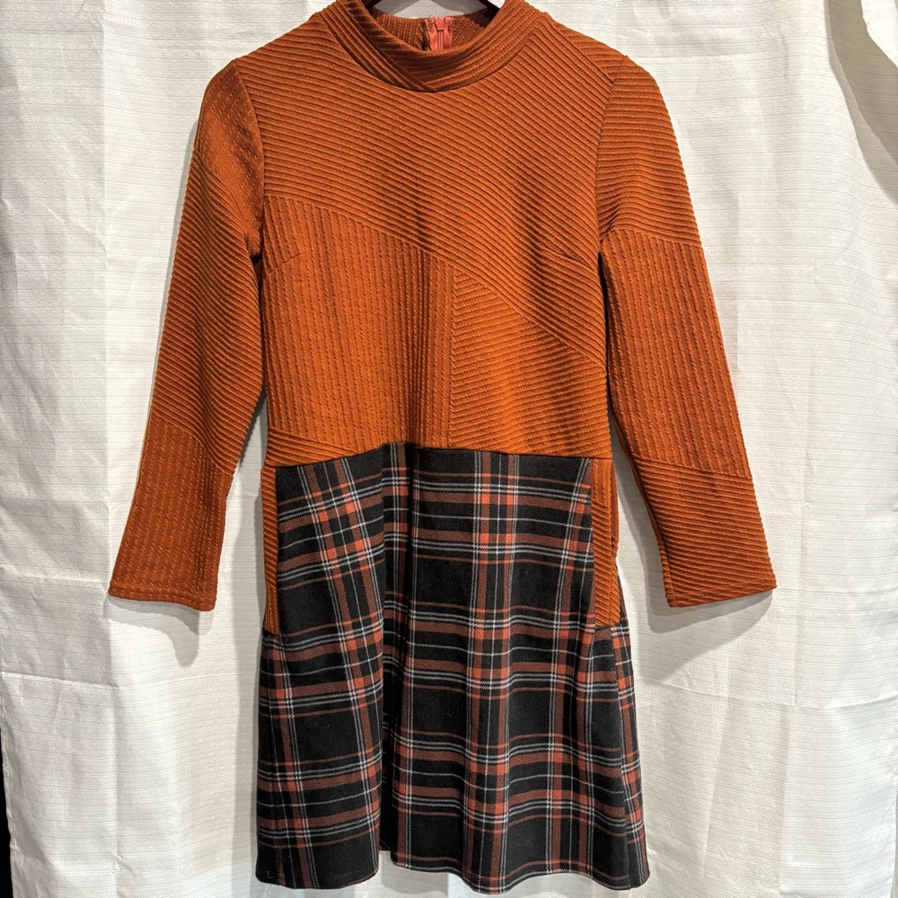 Charlie Charlie Charlotte mock neck plaid dress with pockets size Med back zip
